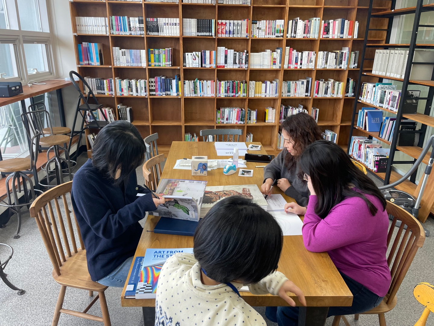 2024 육성사업 _ 미술학과 도서관 자원개방을 통한 기초보호학문 활성화