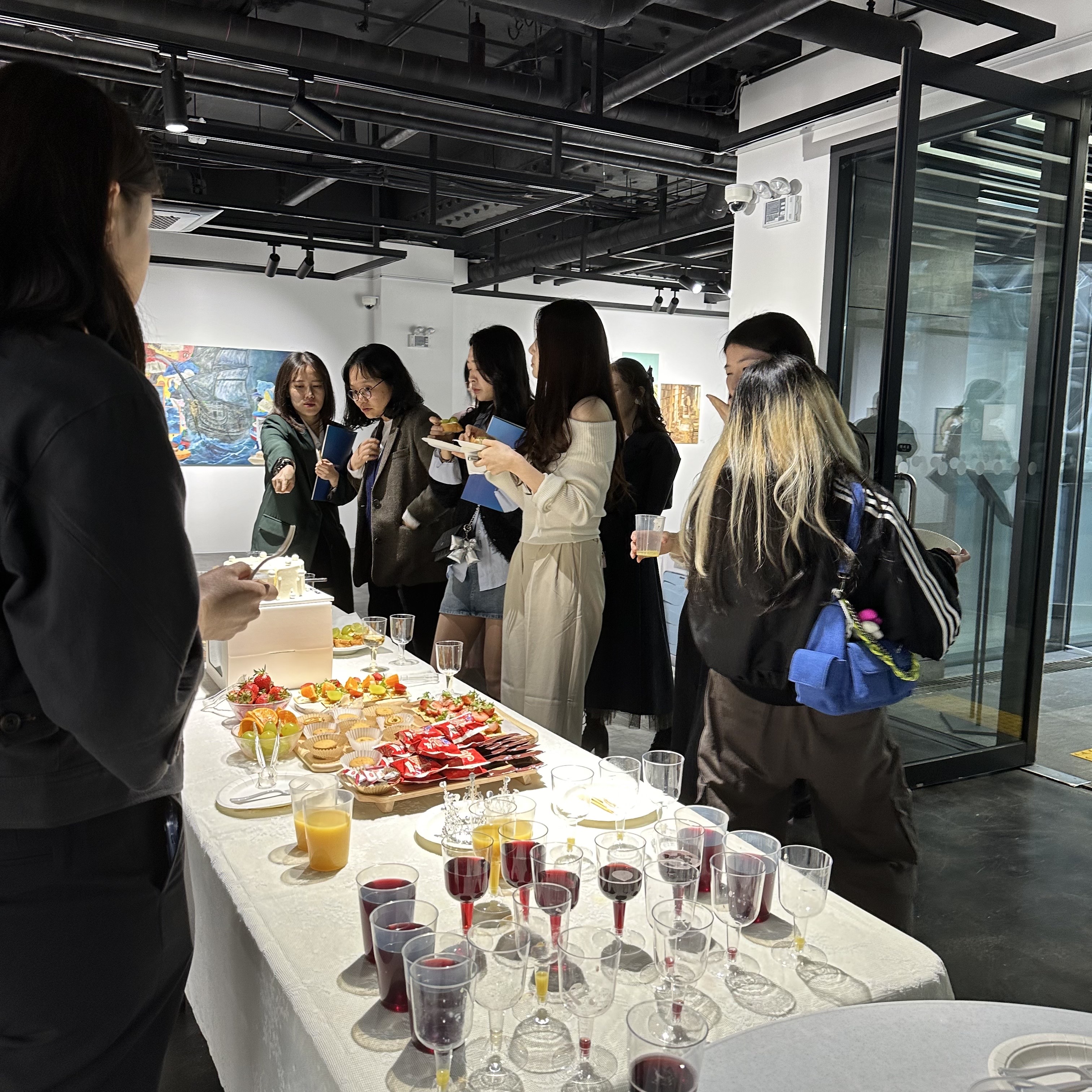 일렁이는 두 물결이 마주할 때